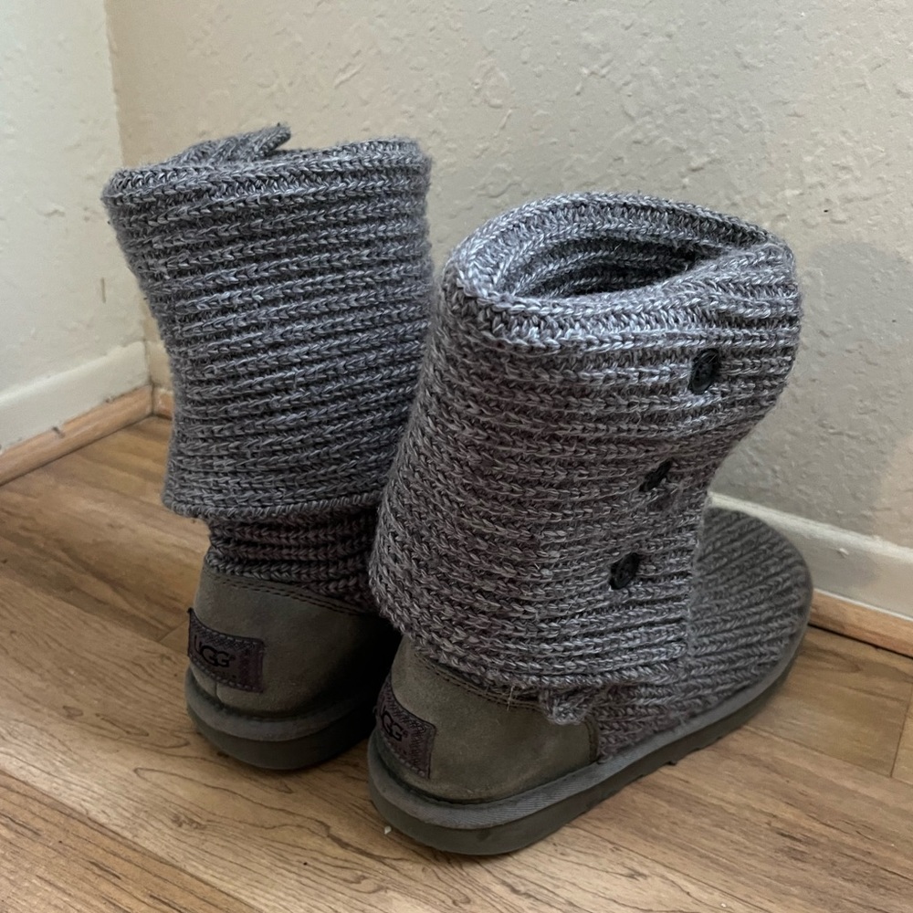Grey Classic Cardy Uggs Knit Boots Size 8